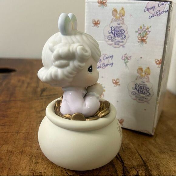 Precious Moments Collectors' Club You Are The End Of My Rainbow Pot of Gold 5" - Picture 6 of 11